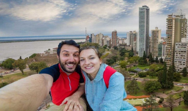 El arribo de los turistas abarrotó hasta los hoteles de San Nicolás