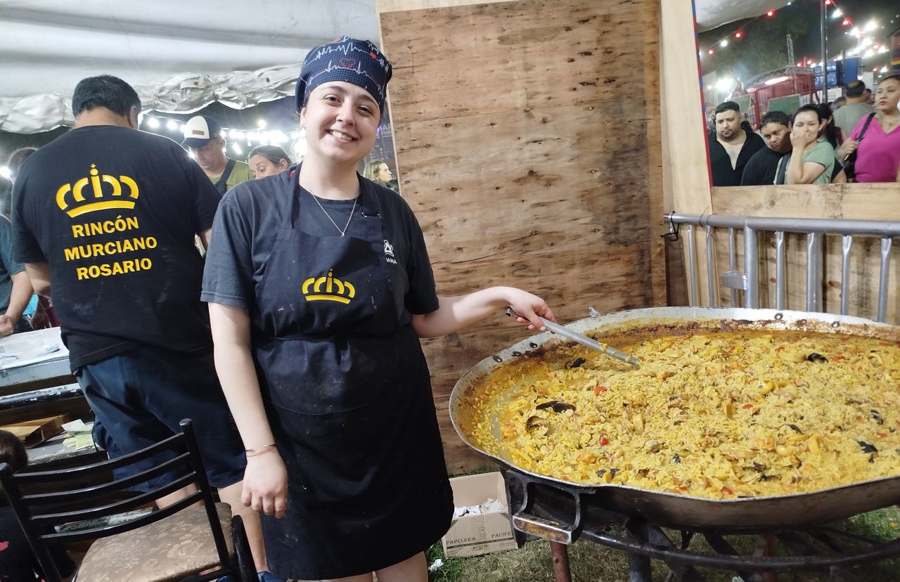 20241116 LAURA SALVIA MAESTRA PAELLERA DEL RINCON MURCIANO DE ROSARIO COLECTIVIDADES