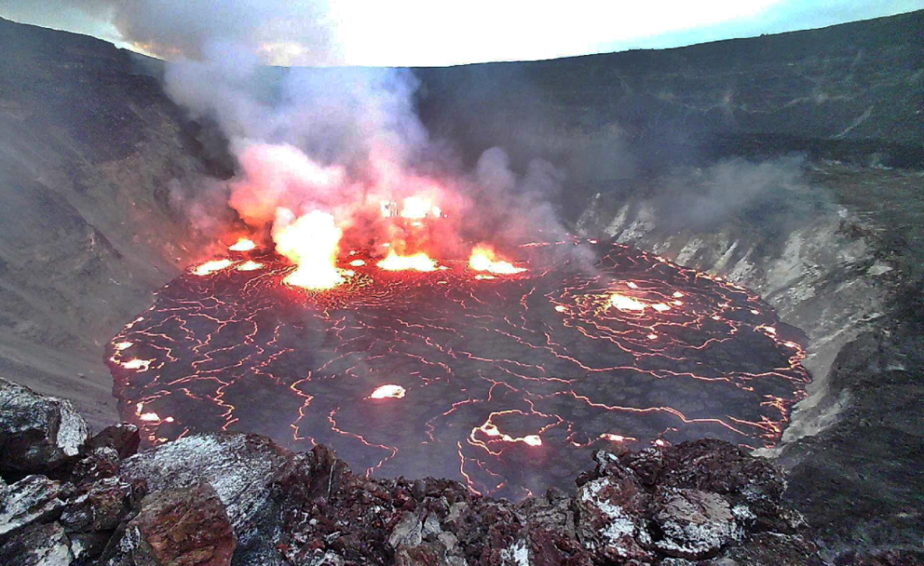 VOLCANES LAVA NATURALEZA TERREMOTOS Volcan hawaiano de Kilauea