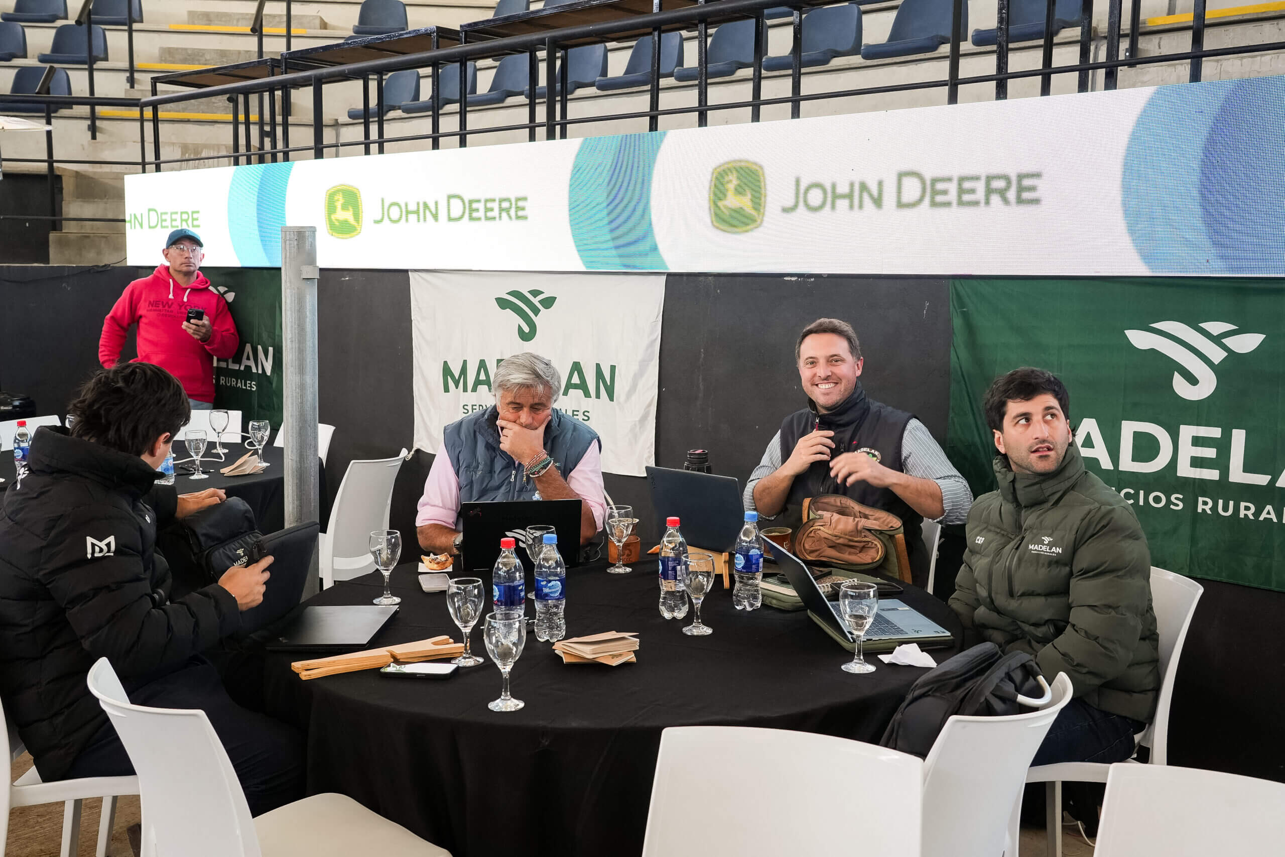 Remates en Cañuelas: en la primavera Angus, siguen floreciendo los altos precios de la hacienda 5 remate madelan angus 2