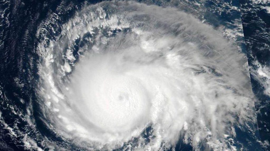 CLIMA NATURALEZA HURACANES TORMENTAS TROPICALES